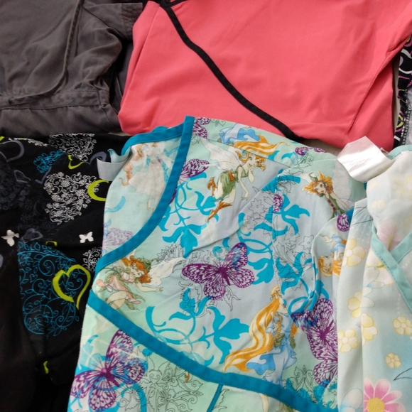 Scrubs $3 each piece all different brands - Picture 7 of 16